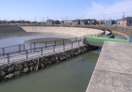 調整池整備工事(造成工)