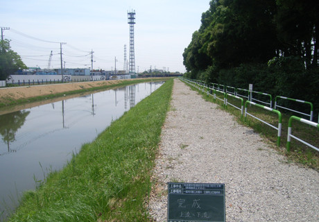 社会資本整備総合交付金(河川)工事(築堤護岸工その2)