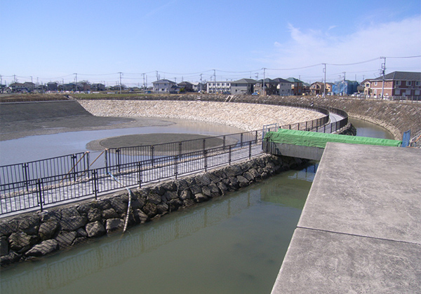 調整池整備工事（造成工）