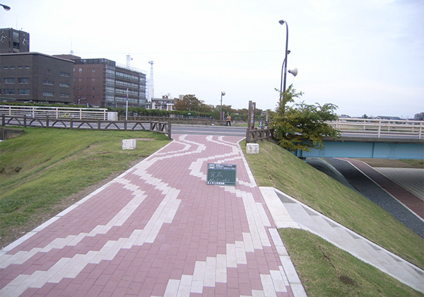 水辺再生１００プラン推進工事（遊歩道整備工事）
