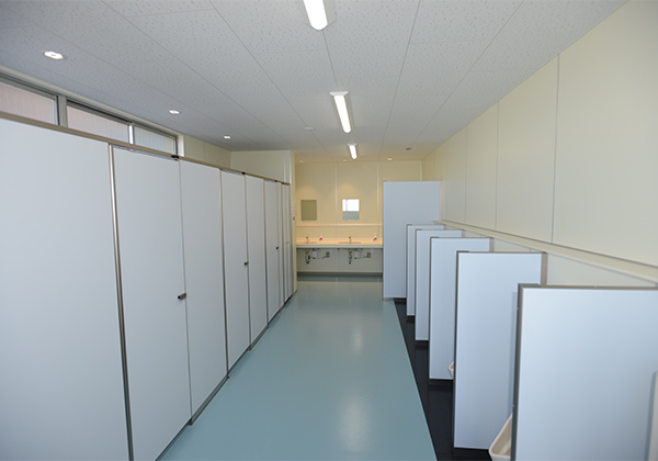 三郷市立中学校トイレ改修工事